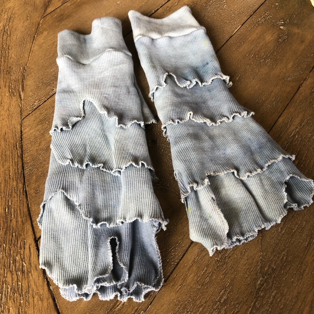 Handmade glovelets arm warmers with ruffles - Picture 10 of 16